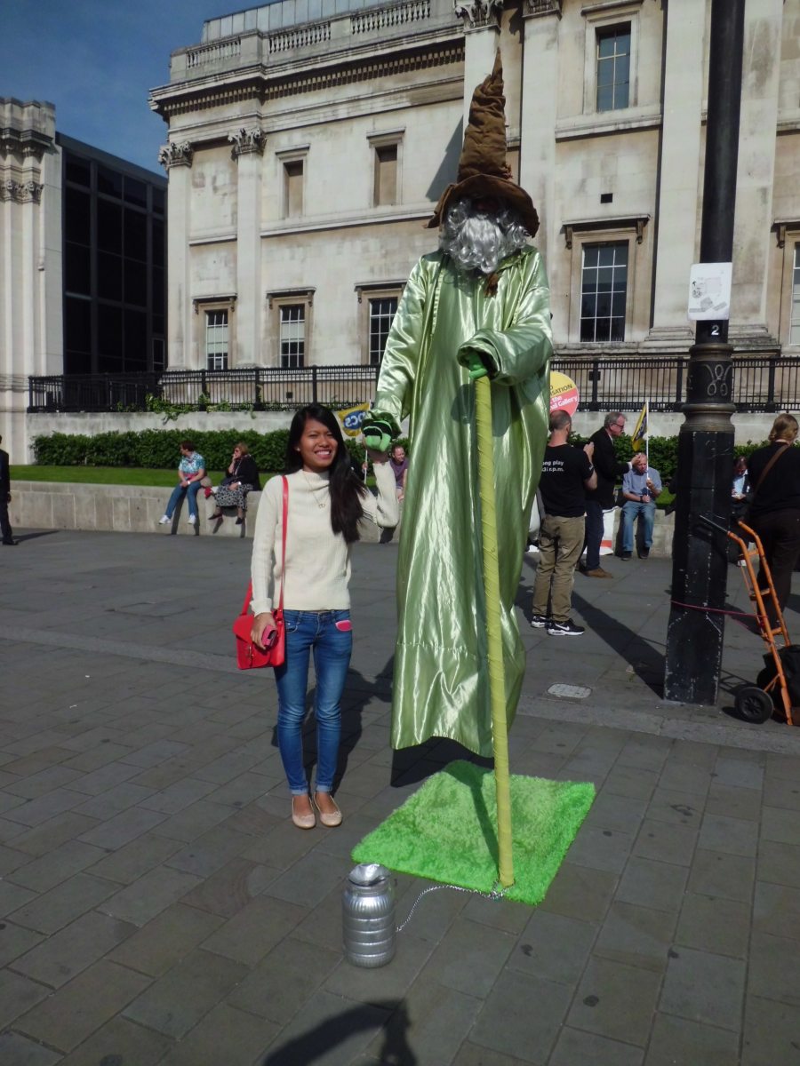 Street performer, Trafalgar Square, London, UK